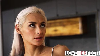 Veronica and Leanne worship feet in hot fetish scene