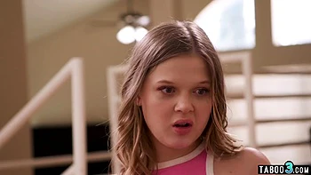 Stepbro Made His Young Stepsister Squirt With Coco Lovelock