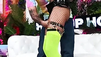 Blonde Hime Marie Gets Deep Throat and Facial