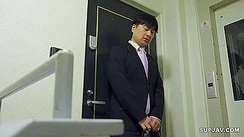 Loca adolescente asiática amateur con tetas grandes y culo lleno de leche