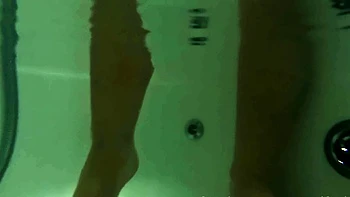 Amateur chick jerks off solo at home