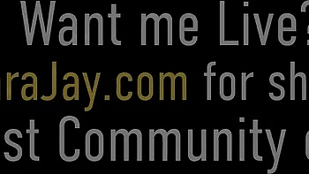 Sara e Imani peitudas cavalgam gostoso estilo cowgirl