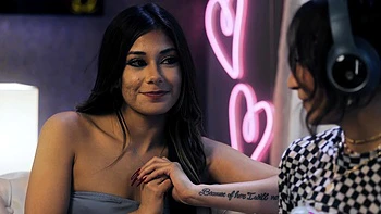 Gamer Girl Xxlayna Marie Pussy Licked By Isabella Nice