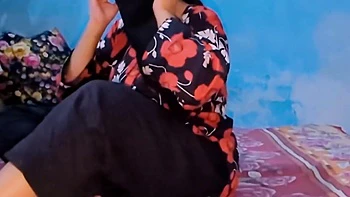 Bhabhi chupou o pau a noite toda em estilos diferentes