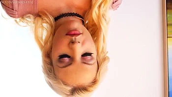 Blonde mit großen Titten bläst, reitet und fickt Missionar