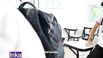 Jades heißer Arsch wird von großem Schwanz hart gefickt