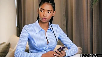 Negra fodida forte pelo branco Jason Carrera