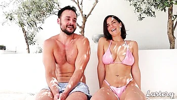 Latina Milf Gets Hardcore Blowjob and Cumshot