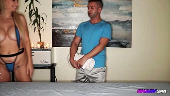 Shady Spa - pussy licking porn