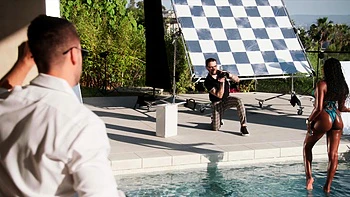 VIXENPLUS Model Nicole Enjoys Pleasure