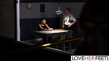 Кензи Тейлор лижет ноги и делает футфетиш с Виктором Рэем