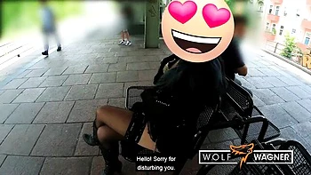 Эмо и гот девушка трахнута фейковым агентом