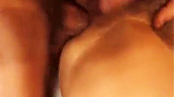 Massagem no cu peludo que vira uma foda anal hardcore