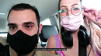 Liz Rainbow folla a gorda nerd universitaria en cita ciega