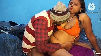 Desi Village Bhabhi's Tight Pussy Fucked - Indian Homemade 2