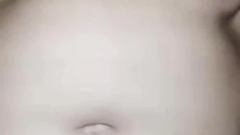 Grosse indienne nue en solo