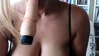 Big-Ass Milf Plays Dildo on Webcam