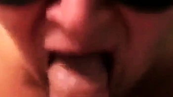 Milf loira sueca chupando pau grande POV