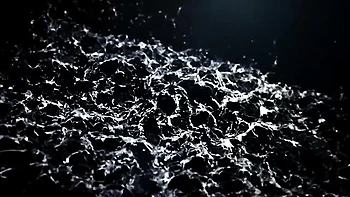 Безумная Кейла Лайонс и писающие игры крупным планом