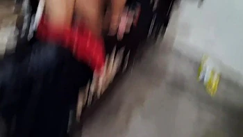 Горячая индийская девушка трахает в POV с волосатой киской