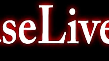 Charlee Chase se branle avec jouets et lingerie