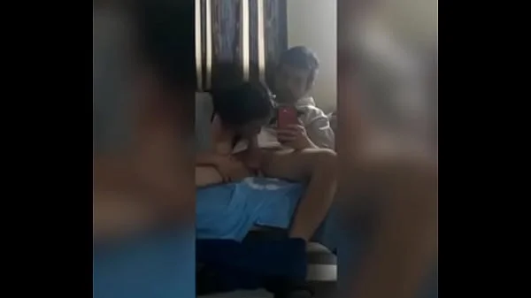 Mi Vecina le encanta jugar con mi Pene, Lo Pajea y Mama hasta no poder más