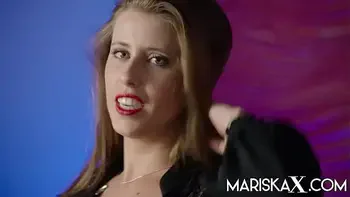 MARISKAX MILF Lady Lyne leaves no hole unfilled