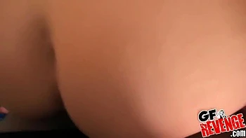 Joven rubia Brianna Oshea abre su culo en misionero con gran polla