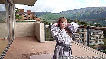 Milf japonesa con tetas grandes follando en POV