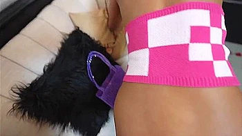 La belle-sœur sauve la Saint-Valentin avec une grosse bite noire