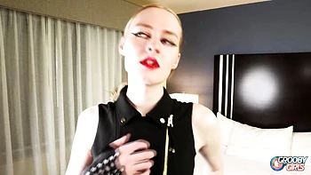 Hailey's irresistible dildo fucking