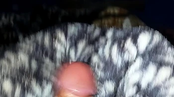 Adolescente indiano se masturba, quem quer chupar minha pica grande?