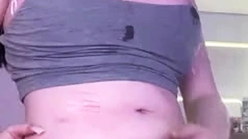 Babymaddyxo Shemale Masturbates and Shoots Cum Close