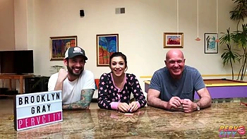 Brooklyn se prepara para anal bruto e cu na boca