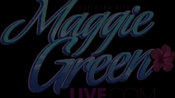 Maggie Green MILF mit riesigen Titten onaniert solo