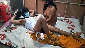 Marido cornudo bien follado