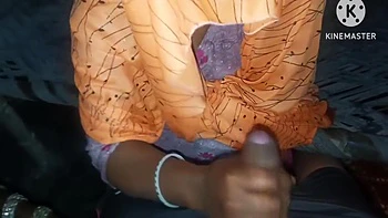 Adolescente indiana quente com buceta apertada fodida forte ao ar livre POV