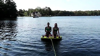 Jenny Blighe lesbisches Amateur Outdoor-Sex