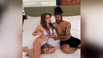 Иден Айви трахается в анус в POV