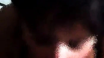 Немка брюнетка сосет член в POV в воскресенье утром