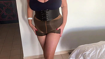 Mature British Granny’s Holiday: Big Tits & Pantyhose Foot Fetish