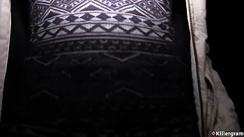 Tara Spades chupando pau e sendo foda na boca com dedos