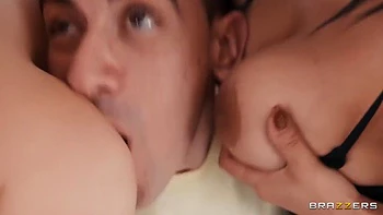 Blonde & Brünette mit fetten Titten im Dreier mit Jordi Polla