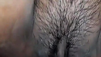 Namorada peluda Desi proporciona foda romântica