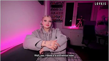 Fucked The Alt-Girl Courier To Pay For The Order - Lovkis