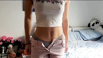 Teen Masturbates to Orgasm with Favorite Toy