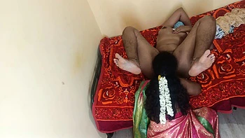 Housewife Licks Lesbian Pussy Amateur