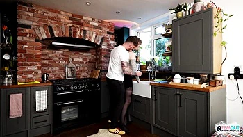 Nerdy brunette tgirl’s hardcore handjob