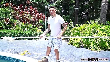 Lucky Handyman Air Gets His Big Cock Sucked by Arietta