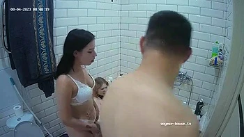 Couple cute kiss bath: Eporner, Brunette  Cam Porn